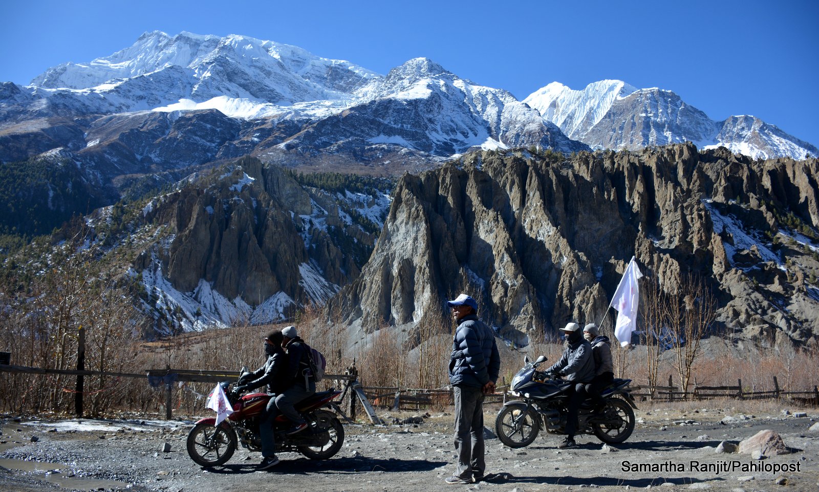 मध्य फागुन भइसक्यो मनाङमा अझै परेन हिउँ