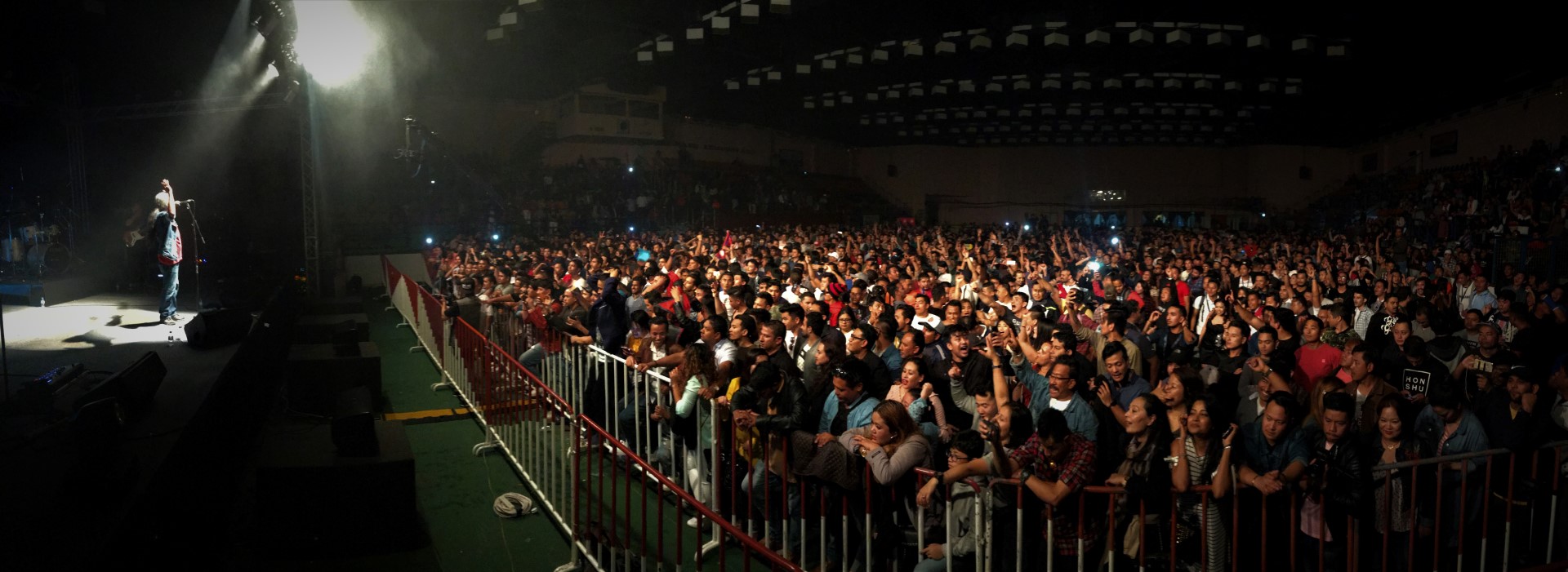 दुबईमा 'नेपथ्य'को दोस्रो कन्सर्ट, २५ सय दर्शक झुमे एकै ठाउँ