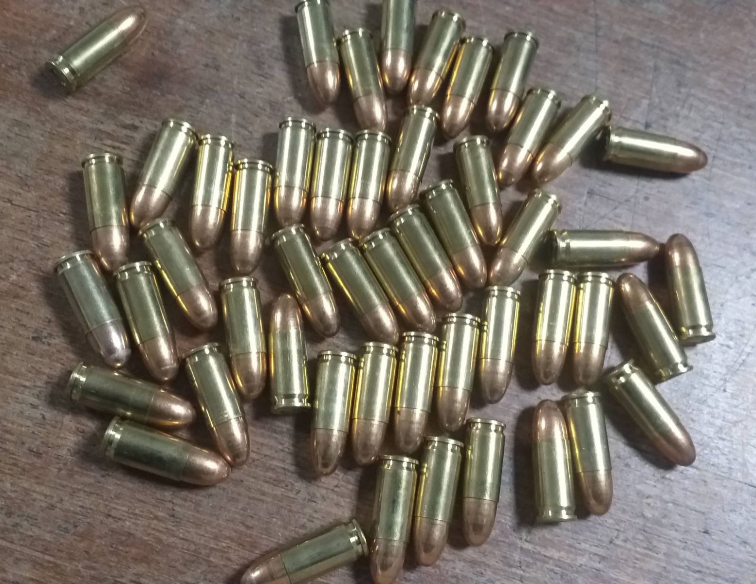 खेत खन्दै गर्दा १ सय ८५ राउन्ड गोली भेटियो