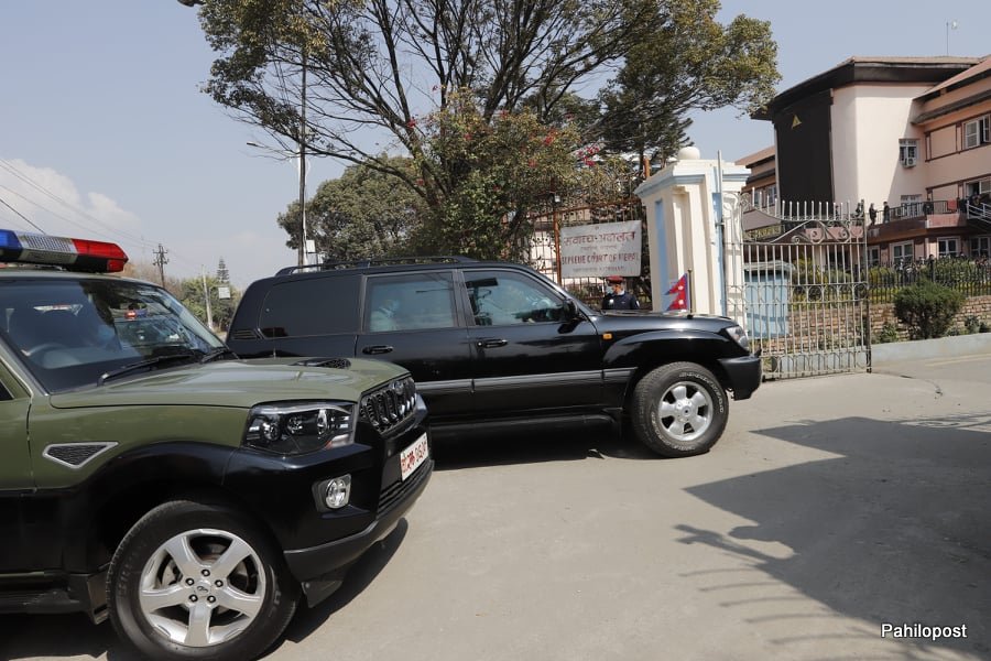 शब्द बिगारेर फुलबुट्टा भरेको भन्दै प्रधानमन्त्री ओलीले दिए जवाफ : निवेदनको दावी नै दुषित