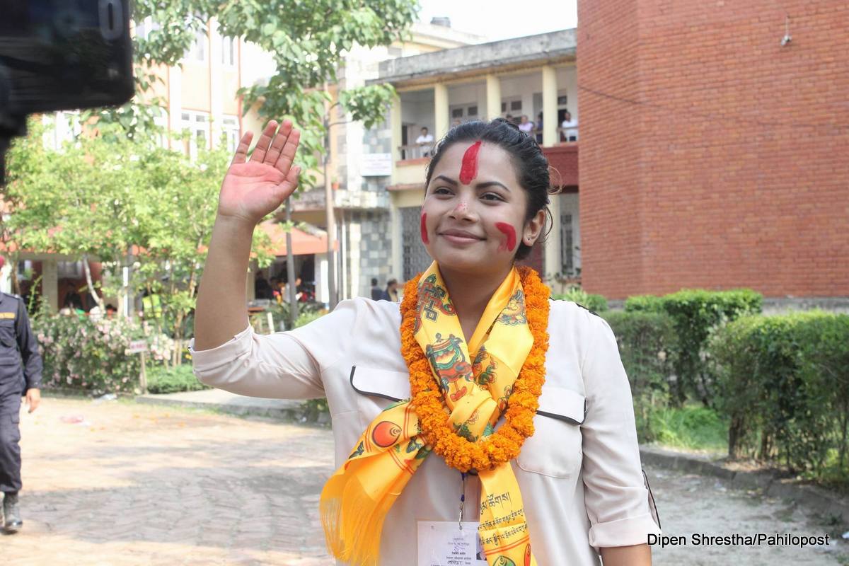 ललितपुरकी कान्छी उम्मेदवार रञ्जुको विजय र्‍याली, जसले प्रतिस्पर्धी नै पाइनन्