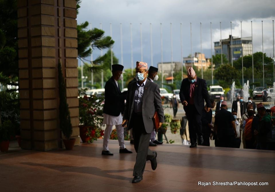 विश्वासको मतको पूर्व सन्ध्यामा भीम रावलले दिए सांसदबाट राजीनामा