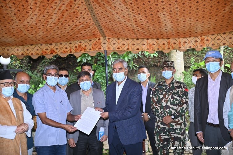 क्रियाशील सदस्यताबारे प्रतिवेदन देउवालाई हस्तान्तरण, चार जिल्लामा सुल्टेन विवाद 