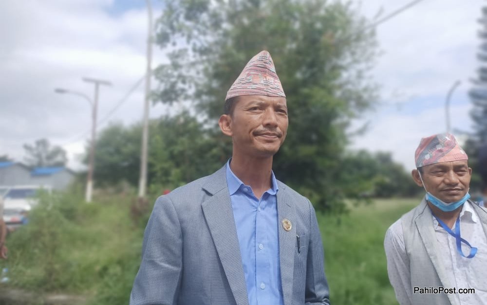 माधव नेपाललाई छोडेर ओलीतिर जानेमाथि मेटमणि चौधरीको टिप्पणी : लडाईँको मैदानमा युद्ध गर्न सबैको ल्याकत पुग्दैन