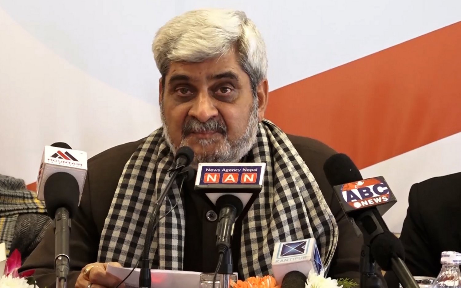  राष्ट्रिय सहमतिका लागि भन्दै हृदयेश त्रिपाठीले बुझाए प्रधानमन्त्री देउवालाई १० बुँदे पत्र