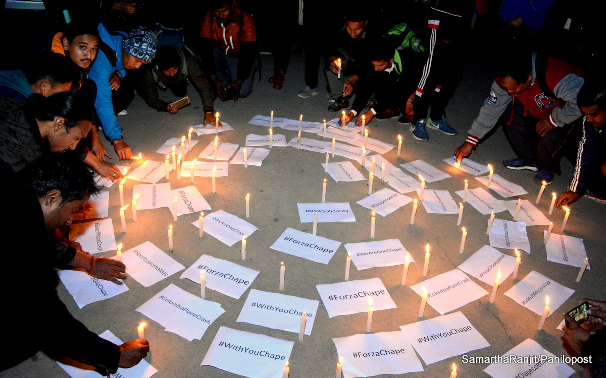 ​कोलम्बिया विमान दुर्घटनामा मृत्यु भएका खेलाडीको सम्झनामा रंगशालामा दिप प्रज्ज्वलन