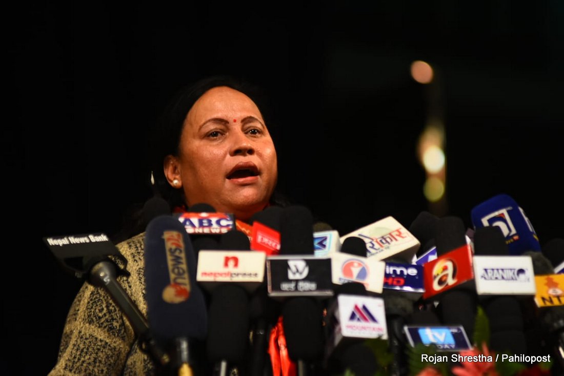 दुर्गा पौडेलले एमसीसी खारेज गर्नुपर्छ भन्दा सभाहलम हुटिङ, प्रचण्ड र देउवा हाँसे