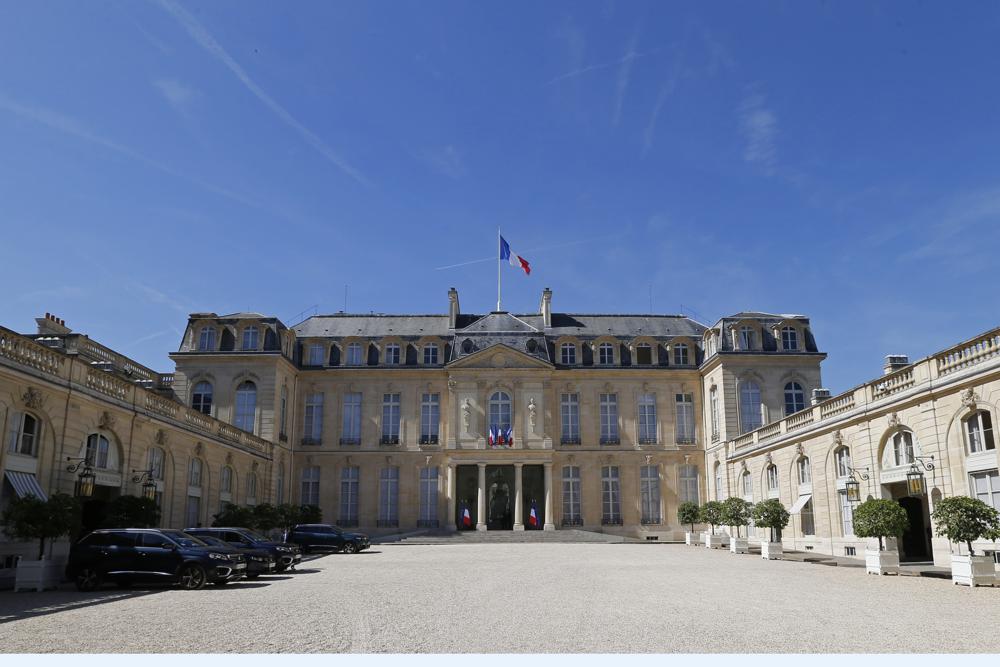 फ्रान्सको राष्ट्रपति भवनमा महिला सैनिकले लगाइन् सहकर्मीले बलात्कार गरेको आरोप, अनुसन्धान हुँदै