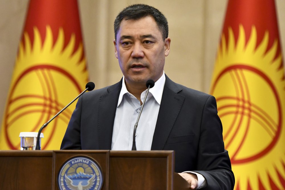 किर्गिजस्तानमा राजनीतिक संकट : राष्ट्रपतिले राजीनामा दिएपछि प्रधानमन्त्रीलाई बनाइयो कार्यवाहक राष्ट्रपति
