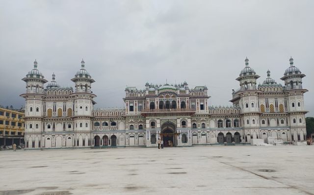 जानकी मन्दिर बिहीबार खोलियो शुक्रबार नै प्रहरीले बन्द गर्‍यो