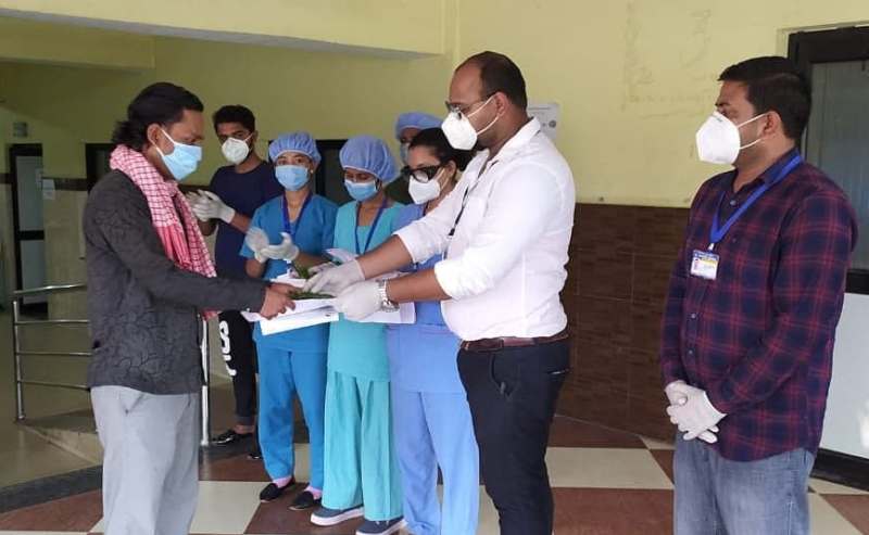 गण्डक अस्पतालबाट ३ महिलासहित २१ जना डिस्चार्ज, ६ जना कोरोना संक्रमितको उपचार हुँदै