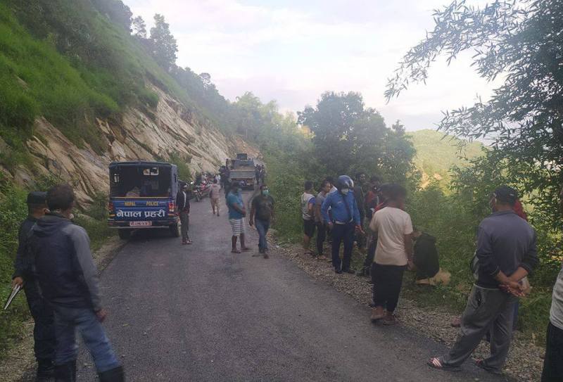 मोटरसाइकल अनियन्त्रित भई दुर्घटना हुँदा एक जनाको मृत्यु, एक जना घाइते