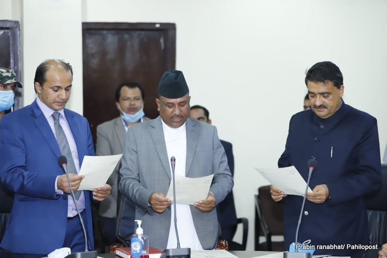 राखेप सदस्य सचिव र उपाध्यक्षले लिए सपथ 