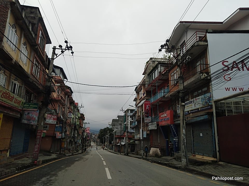 काठमाडौंमा निषेधाज्ञाको पहिलो दिन : सुरक्षाकर्मीको बाक्लो उपस्थिति, गाडीमा कडा चेक 