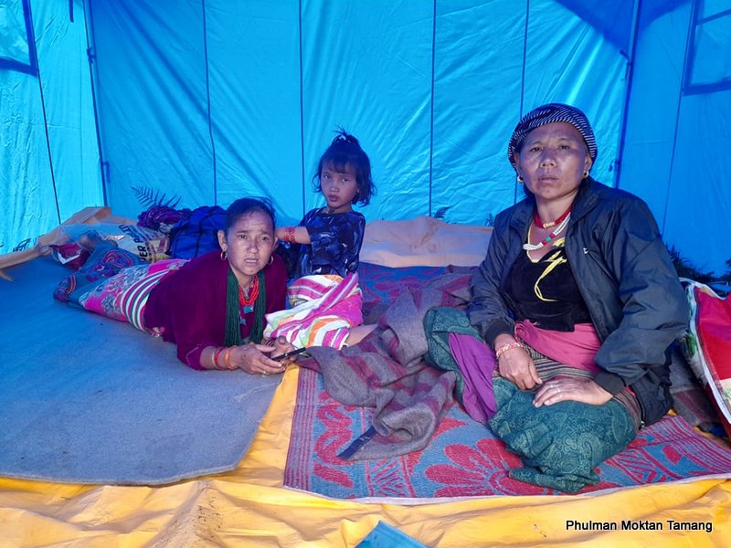 'भाग्दा भाग्दै सकिन्छ होला हाम्रो जीवन'