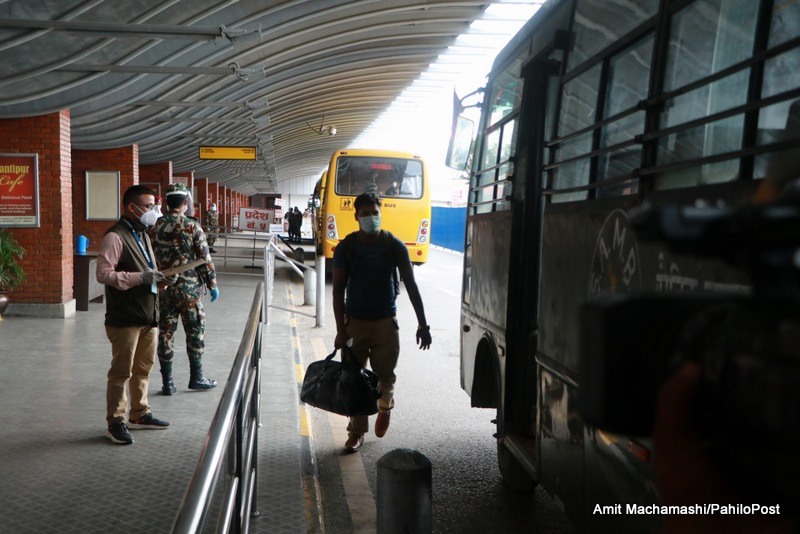 कतार एयरको लापरवाही: पीसीआर रिपोर्ट नभएका ६ यात्रु काठमाडौं ओर्लिए, २२७ यात्रुलाई होटल क्वारेन्टाइन लगियो