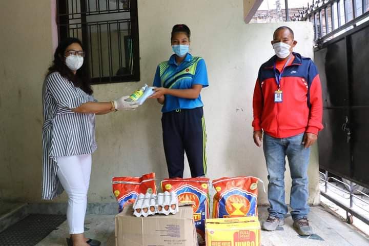 कोरोना महामारीका कारण समस्यामा परेका खेलाडीलाई नेपाल भलिबल संघको राहत