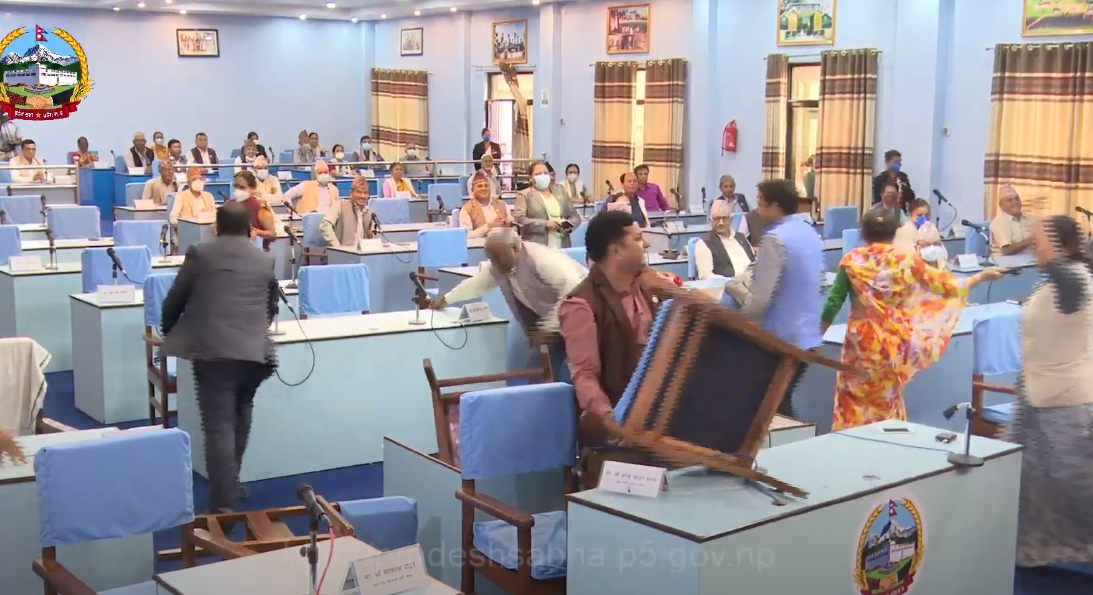 प्रदेश ५ प्रदेशसभामा विरोधका बीच राजधानी सम्बन्धी प्रस्ताव पेश, कुर्सी तोडफोडका बीच छलफल सुरु