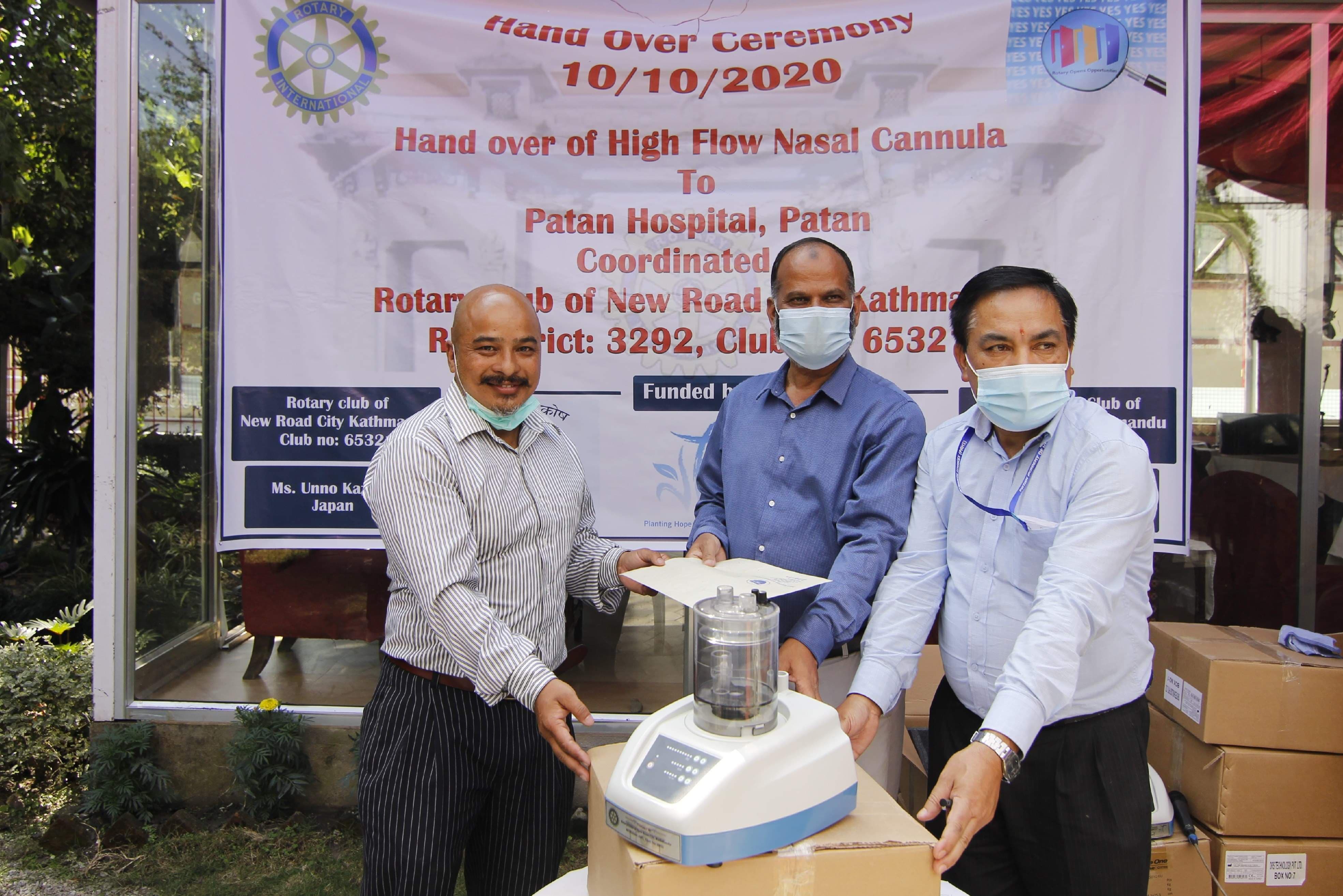 रोटरी क्लब अफ न्यूरोड सिटीले पाटन अस्पताललाई ३० लाख रुपैयाँको स्वास्थ्य उपकरण सहयोग