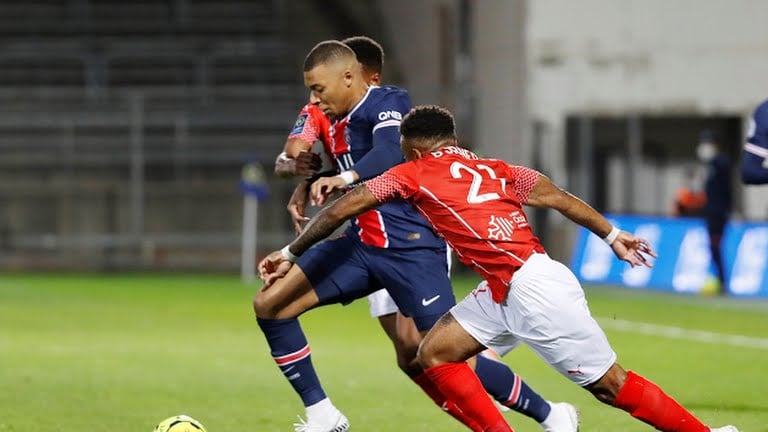 एम्बापेको दोहोरो गोलमा पीएसजीको सहज जित