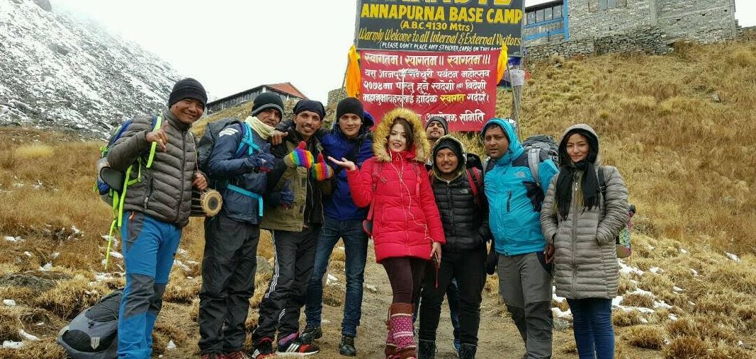 अन्नपुर्ण बेसक्याम्पमा फिल्म 'तिमीसँग'को इन्डक्ल्याप 