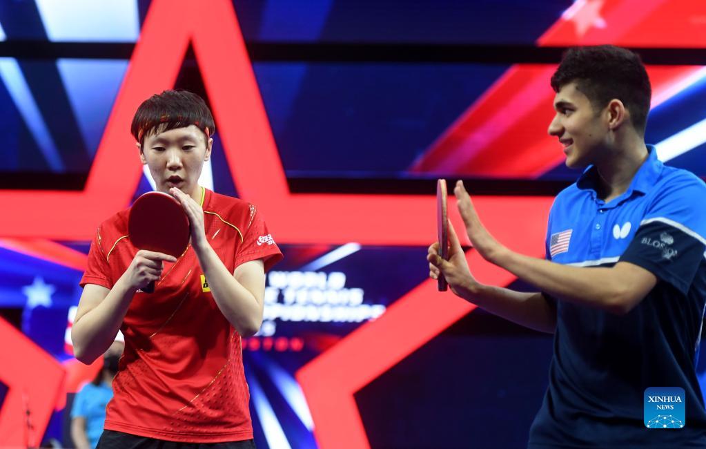'पिङ-पङ डिप्लोमेसी २.०' : चीन-अमेरिका कुटनीतिक टकरावका बिच एउटै टिमबाट टेबल टेनिस खेल्दै दुई देशका खेलाडी