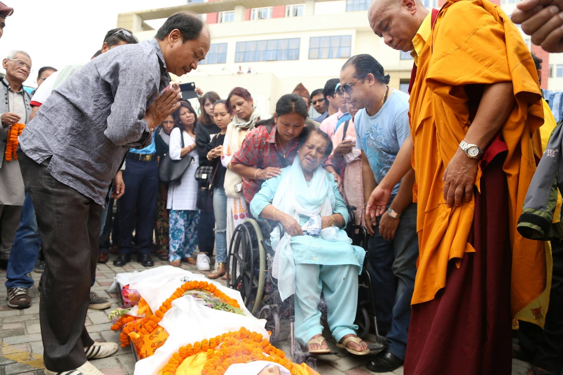 अम्बर अस्ताउँदा शोकमा परिवार, हेर्नुस् फोटो