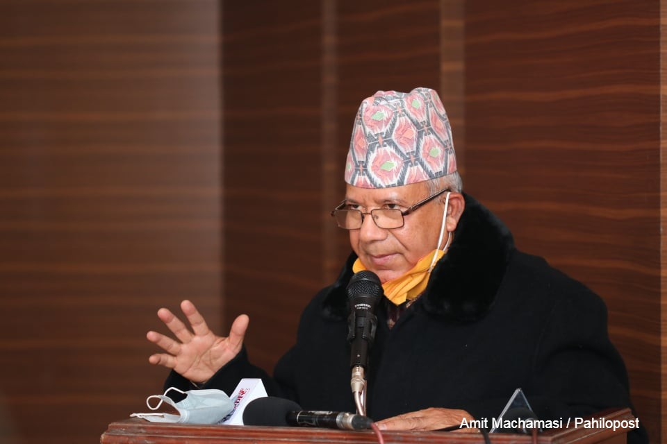 ओलीको अप्रत्यासित निर्णयपछि माधव नेपाल समूहले डाक्यो आजैका लागि स्थायी कमिटी
