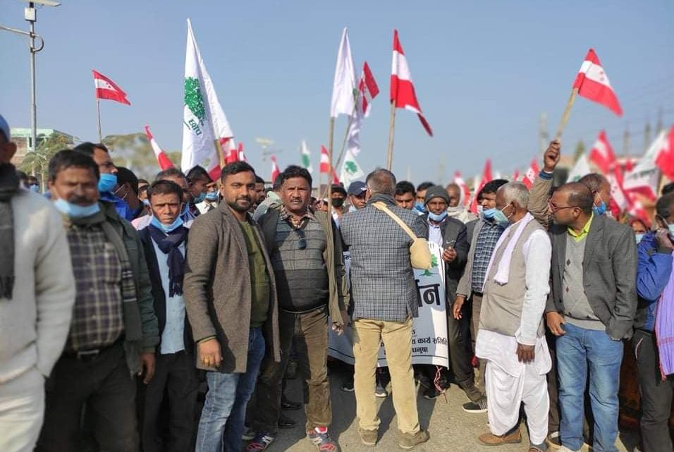 धनुषाको चारवटै निर्वाचन क्षेत्रमा प्रतिनिधिसभा विघटनविरुद्ध कांग्रेसको प्रदर्शन