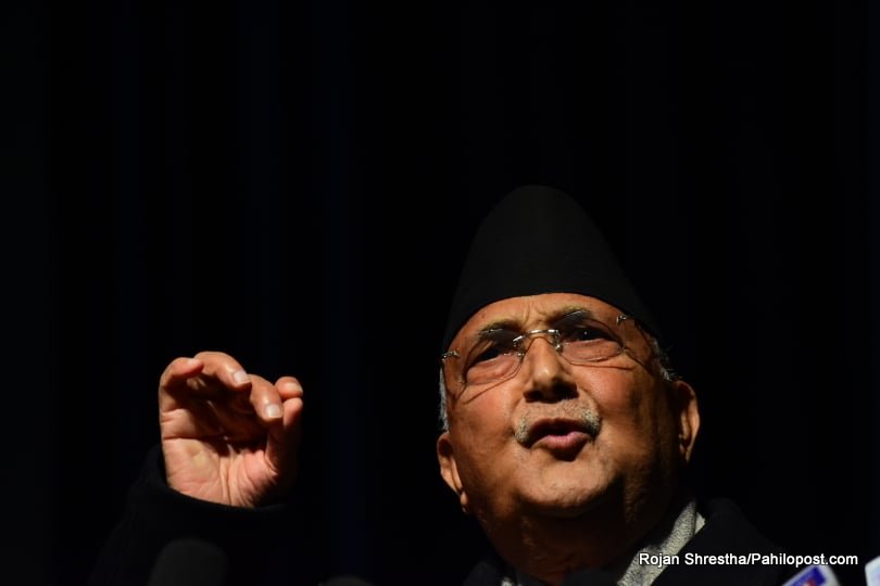 'बिकाउ माल' भन्दै माधव नेपालमाथि खनिए ओली : पार्टी ध्वस्त बनाउनेबाट जोगाऔं