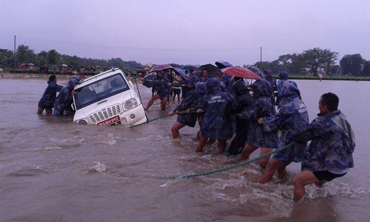 पूर्वमा बाढीको त्रास, झापामा दुईको मृत्यु, सयौं परिवार विस्थापित