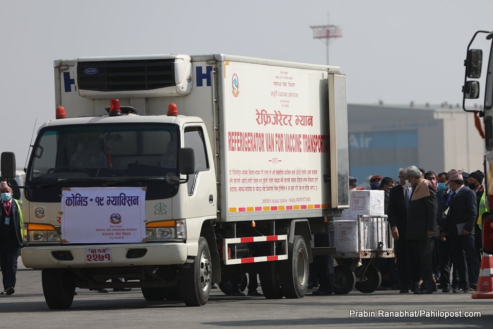 काठमाडौंमा ल्यान्ड भयो कोभिड १९ विरुद्धको खोप