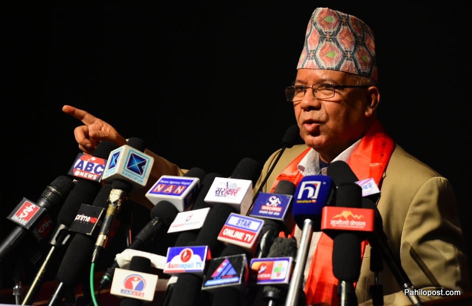 माधव नेपाल समूहको केन्द्रीय कमिटीको निर्णय : अब ओलीले एमालेमा जुन व्यक्ति जहाँ थिए, त्यही पदस्थापन गर्नुपर्छ