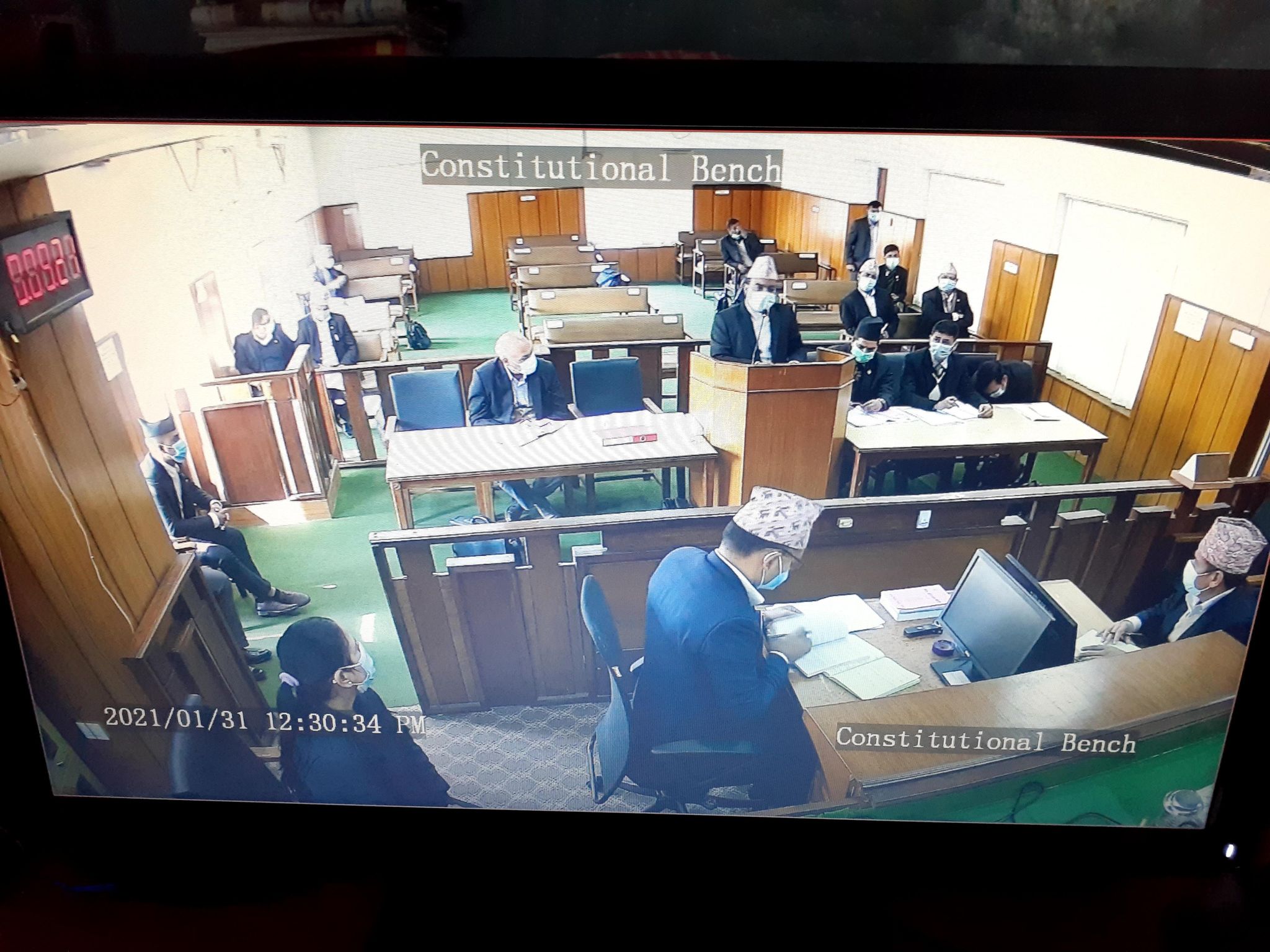 संवैधानिक इजलासमा प्रश्न : छोराले अंश माग्दा बाउले छोरालाई नै सिध्याउने? 