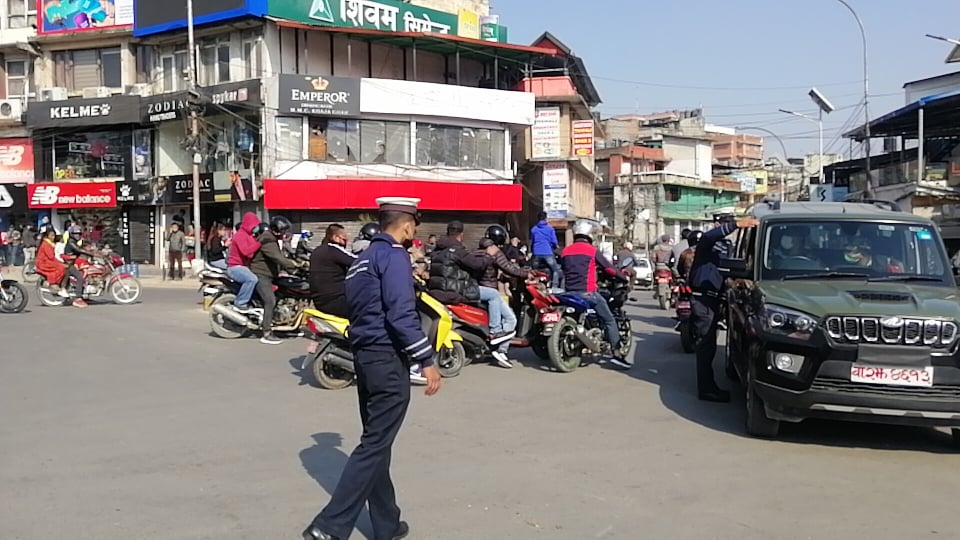 'नेपाल बन्द चाहिँदैन' भन्दै दरबारमार्गमा गुञ्जियो नारा