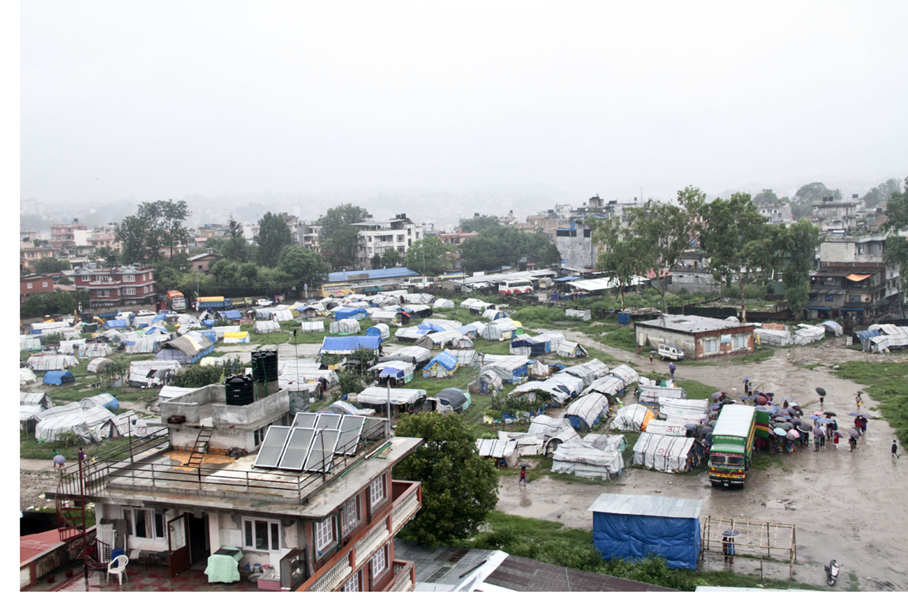 झरीमा पाल टाँगेर बस्नेको हेर्नुस् हाल!