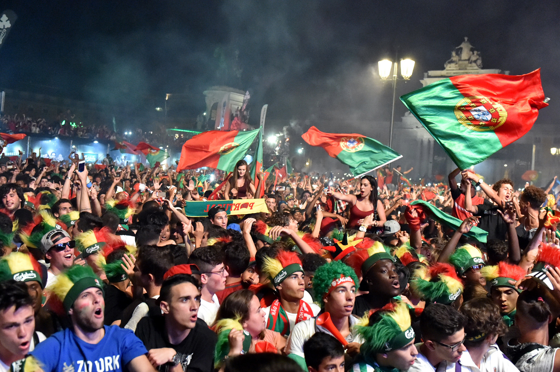 ​युरोकप ‘ट्रफी’ सहित पोर्चुगाली फुटबल टिम स्वदेश फर्किँदा भव्य स्वागत