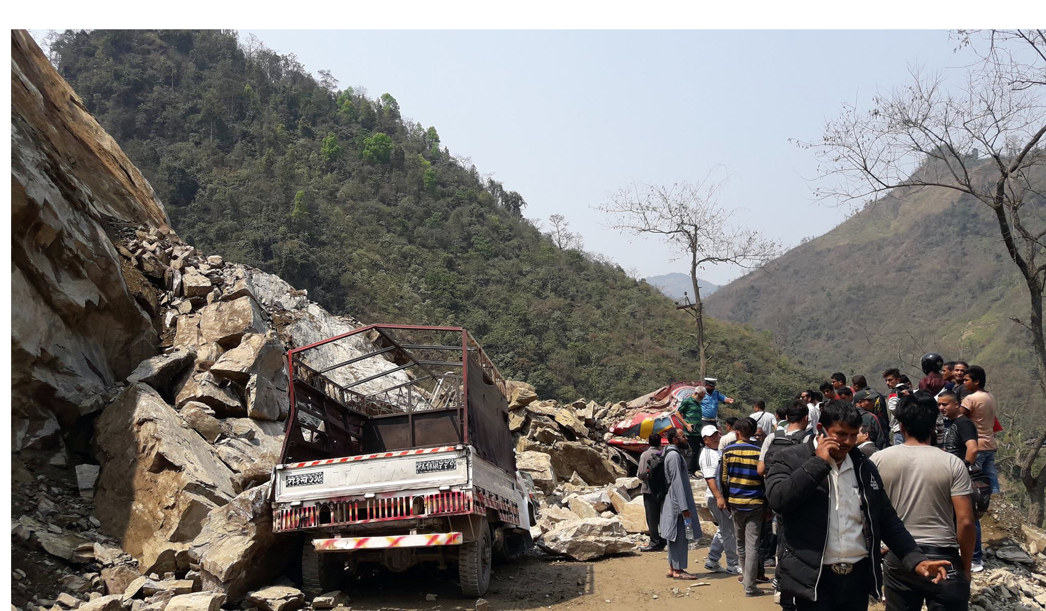अपडेट : नारायणगढ-मुग्लिन सडकमा पहिरो खस्दा दुईको मृत्यु, राजमार्ग अवरुद्ध