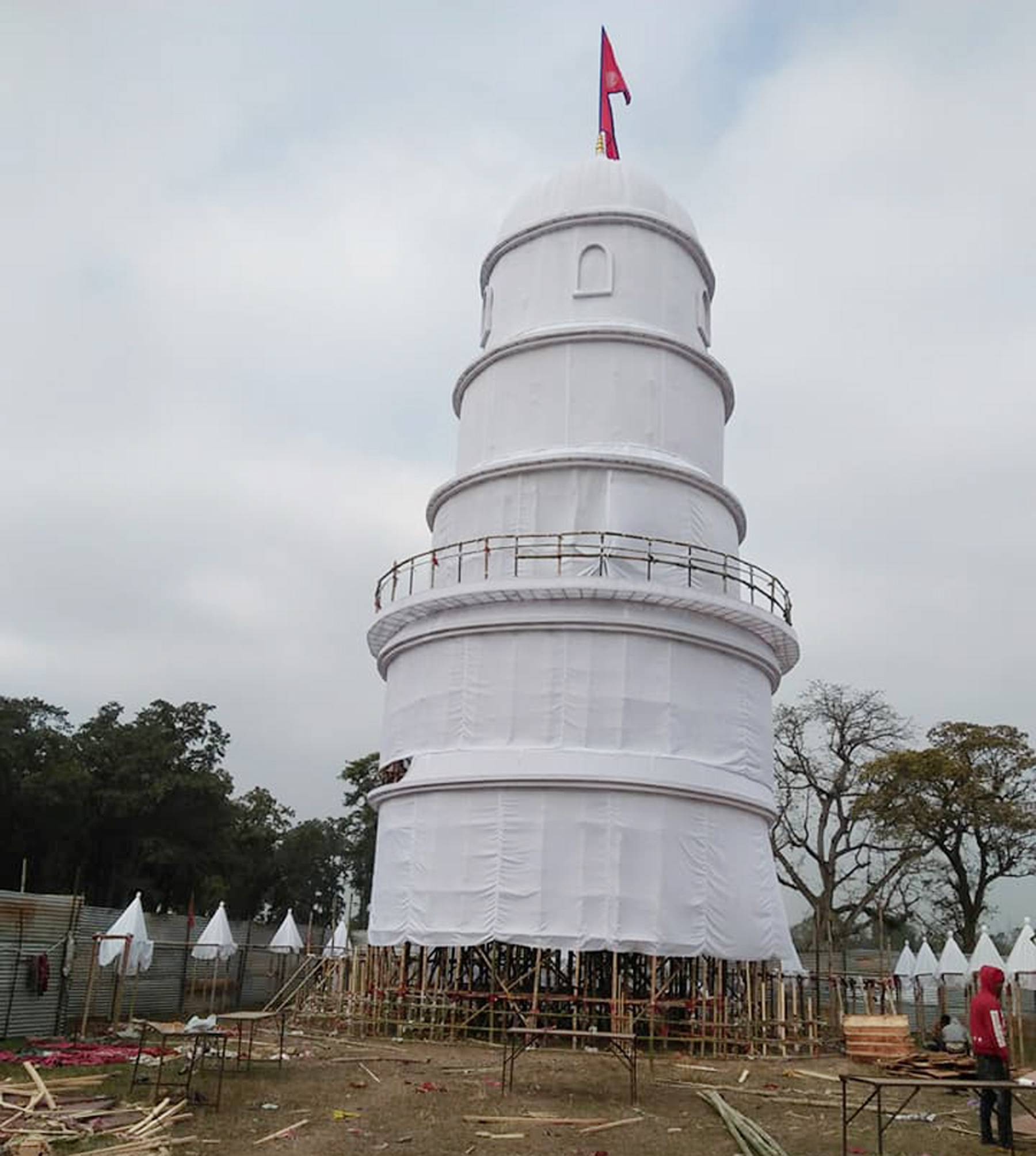 चितवनको टिकौली चौरमा बन्यो ‘धरहरा’,  एकपटकमा ४० जना चढ्न मिल्ने