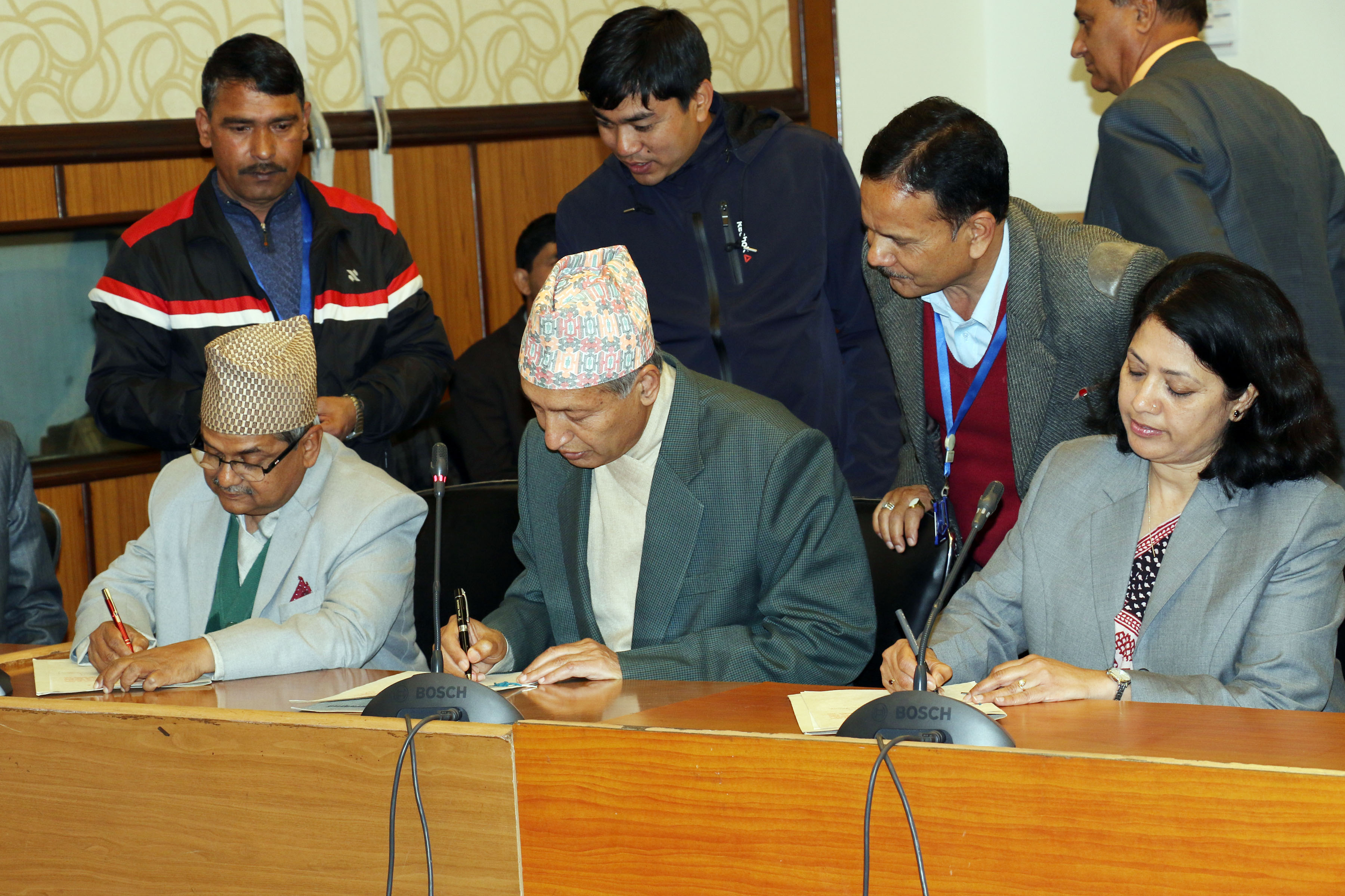 राष्ट्रिय सभामा मनोनित तीन सदस्यले सपथ लिए, तर राष्ट्रपतिलार्इ भोट हाल्न नपाउने 