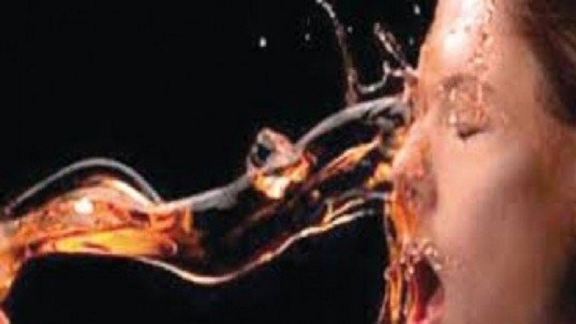 बाफलमा युवतीमाथि एसिड प्रहार प्रकरणः सिसिटिभी फुटेजमा देखिएका युवक खोज्दै प्रहरी