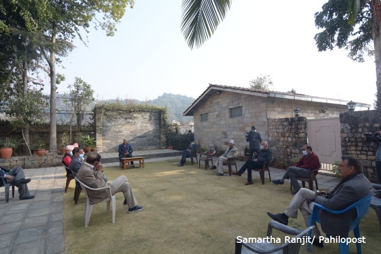 राष्ट्रपति र प्रधानमन्त्रीको कदमविरुद्ध कसरी अघि बढ्ने? छलफल गर्न कांग्रेसले बोलायो पदाधिकारीको बैठक