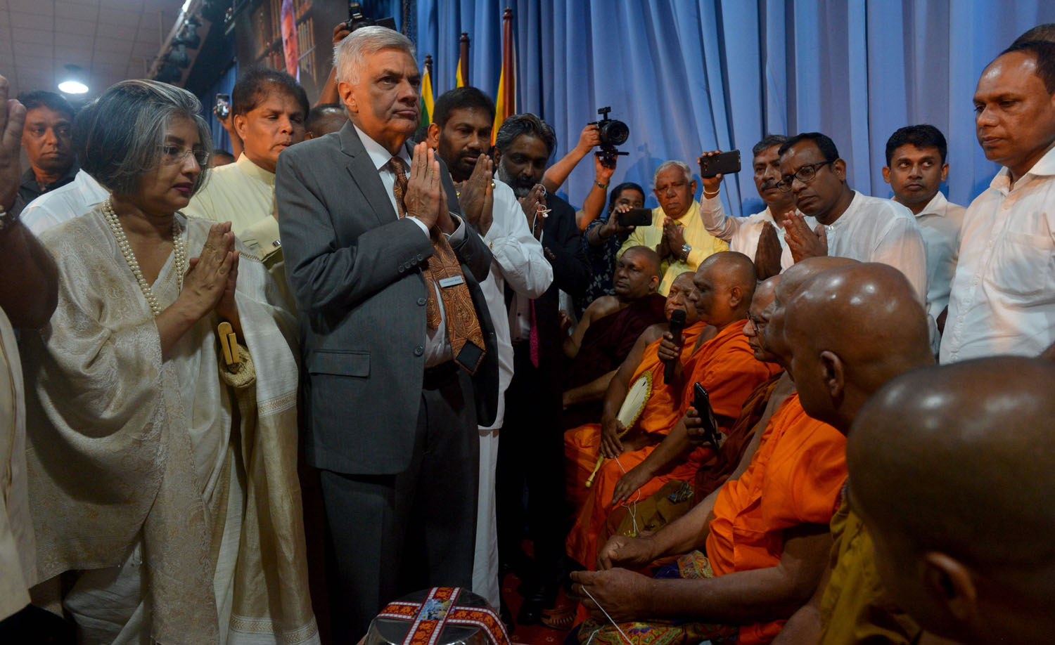 श्रीलंकाली राष्ट्रपतिद्वारा प्रधानमन्त्रीमा विक्रमासिङ्घे  पुन: नियुक्त
