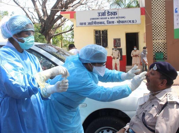 २५ दिनमा थपिए १५ लाखभन्दा धेरै संक्रमित, छोटो अवधिमा कोभिड १९ पहिचानमा अमेरिकापछि भारतको रेकर्ड  