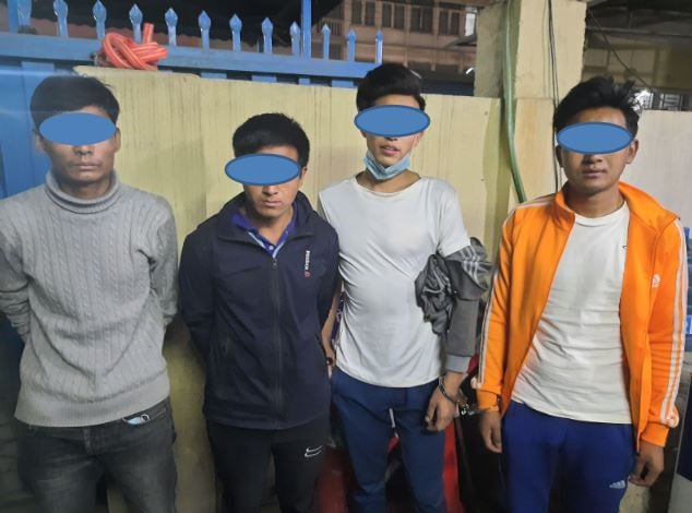 रातिको समयमा चिनियाँ नागरिकको कोठामा गएर हतियार देखाएर लुटपाट गरेको अभियोगमा चार जना समातिए