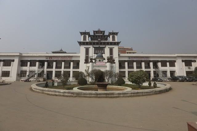 साढे ११ करोडमा गाडी खरिद गर्ने निर्वाचन आयोगको टेण्डर, युनाइटेड ट्रेडर्सले पायो ठेक्का