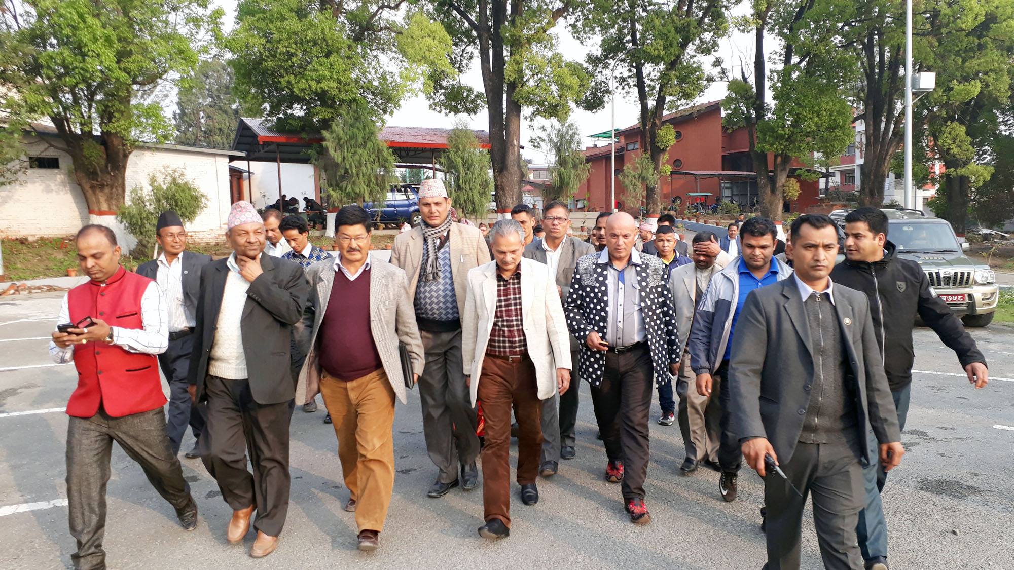 नामै नसुनेका पार्टी बोकेर बाबुराम पुगे प्रचण्ड भेट्न, भट्टराईको मोर्चामा अब ६४ दल  ​​​​​​​