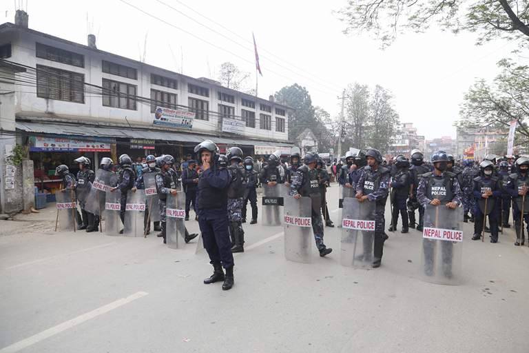 स्ववियुको मतदान हुँदाहुँदै आरआरमा पेट्रोल बम प्रहार