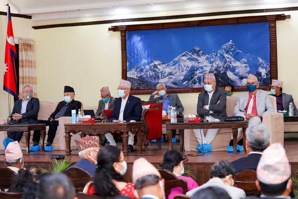 के तत्काल लकडाउन हुन्छ? एमालेको निर्णय : कोभिड नियन्त्रणमा पार्टी परिचालन गर्ने