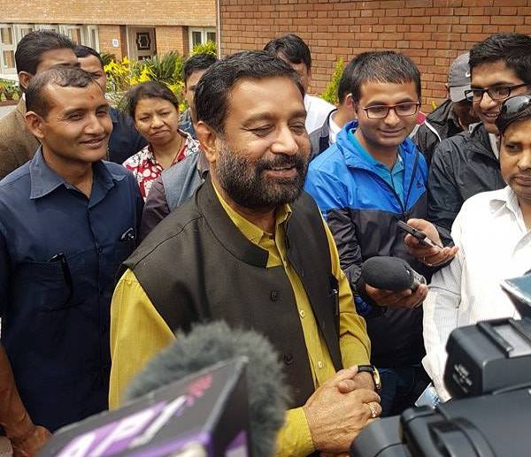 गृहमन्त्रीले निधिले भने ‘ट्विटका लागि टाइम हुन्न’